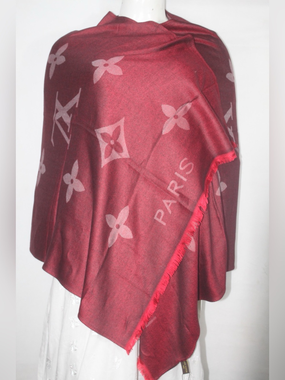 Auth Louis Vuitton Scarf Shawl Stole Wrap 65% Cashmere 35% Silk  Used